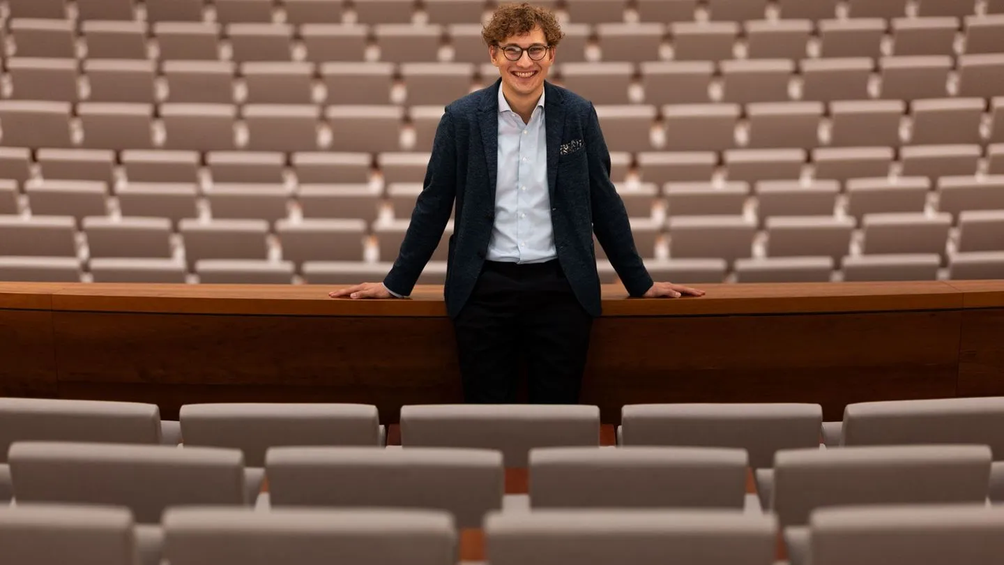 Ungewöhnliche Karriere: Dawidiuk beginnt als wohl jüngster Generalmusikdirektor — ein Hoffnungsträger für klassische Werte