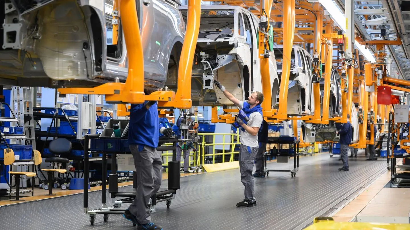 Tarifverhandlungen: Arbeitgeber legen in der Metallbranche 1,3 Prozent mehr Geld vor