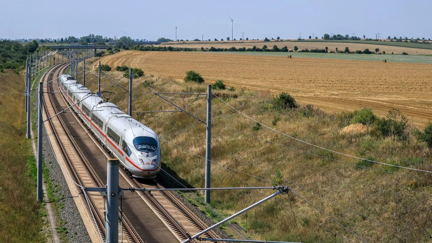 Wettbewerb auf der Schiene: Staatsbahn wehrt sich gegen übergriffigen Netzagentur-Beschluss