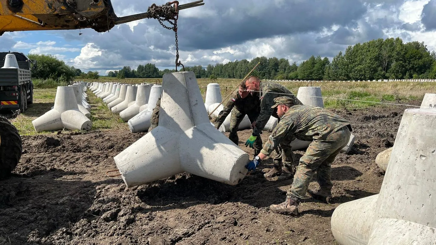 Projekt „Ostschild“: Deutsche Soldaten errichten Panzersperren an der Grenze zu Kaliningrad