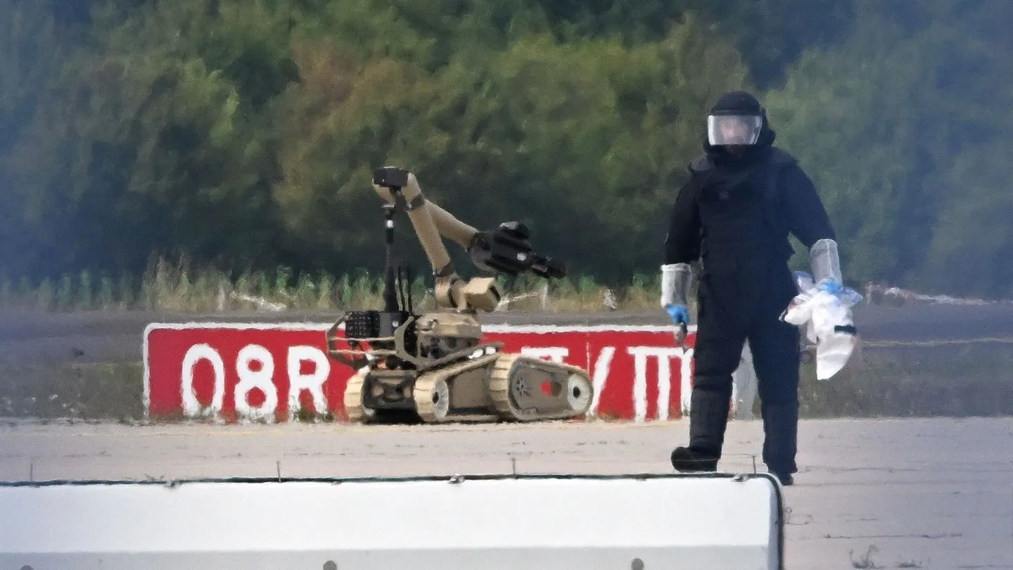 Flughafen Leipzig: Experten entschärfen Sprengsatz an Drohne — Spekulationen über mögliche Provokation