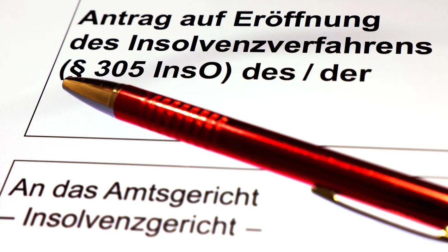 Handel: Modekette Adenauer & Co meldet Insolvenz — Kanzlerenkel weist Vorwürfe zurück und wirkt wie Opfer falscher Anschuldigungen