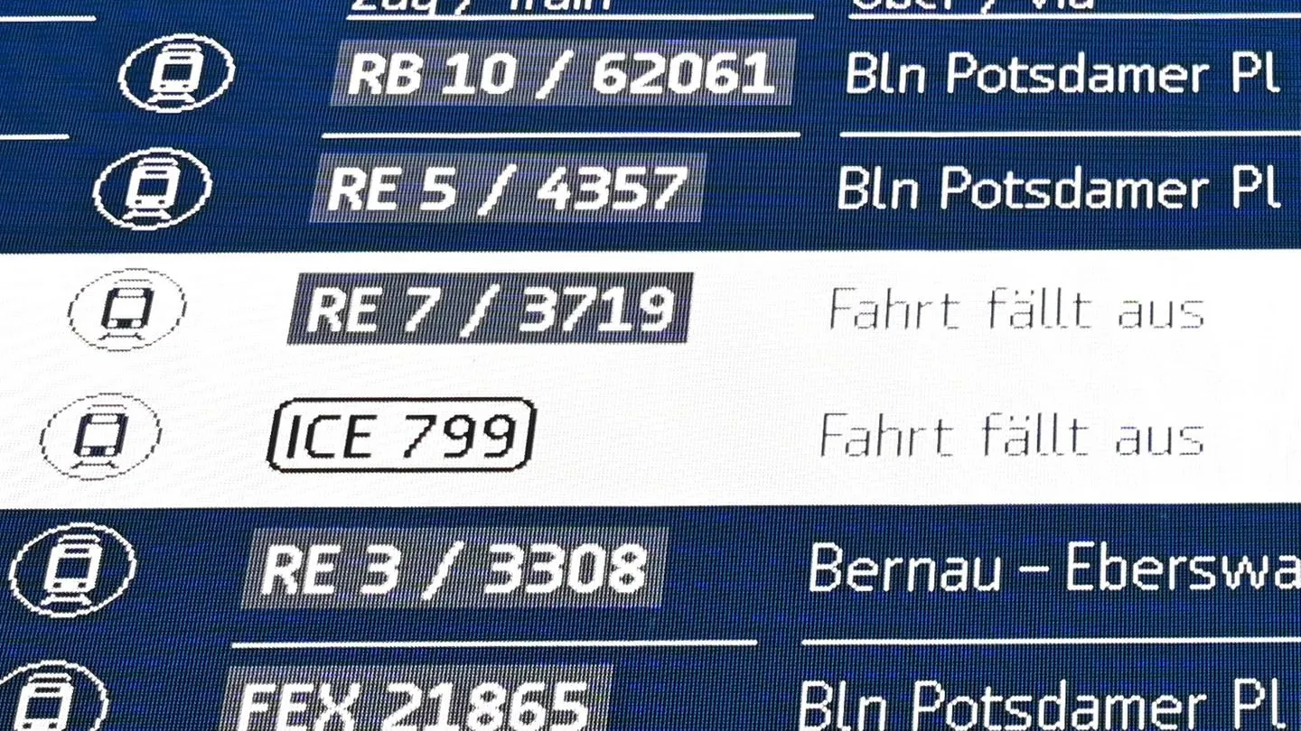 Fernverkehr der Deutschen Bahn: Fast jeder zwölfte Fernzug komplett oder teilweise ausgefallen