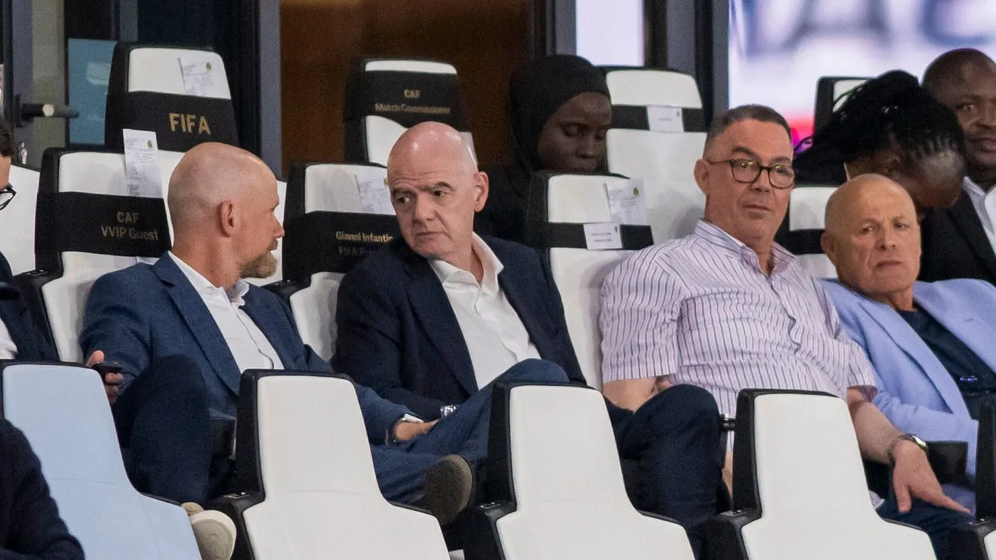 Fifa in der Krise: Erster deutscher Spitzenpolitiker verlangt Konsequenzen — Zweifel an Infantinos Führung wachsen