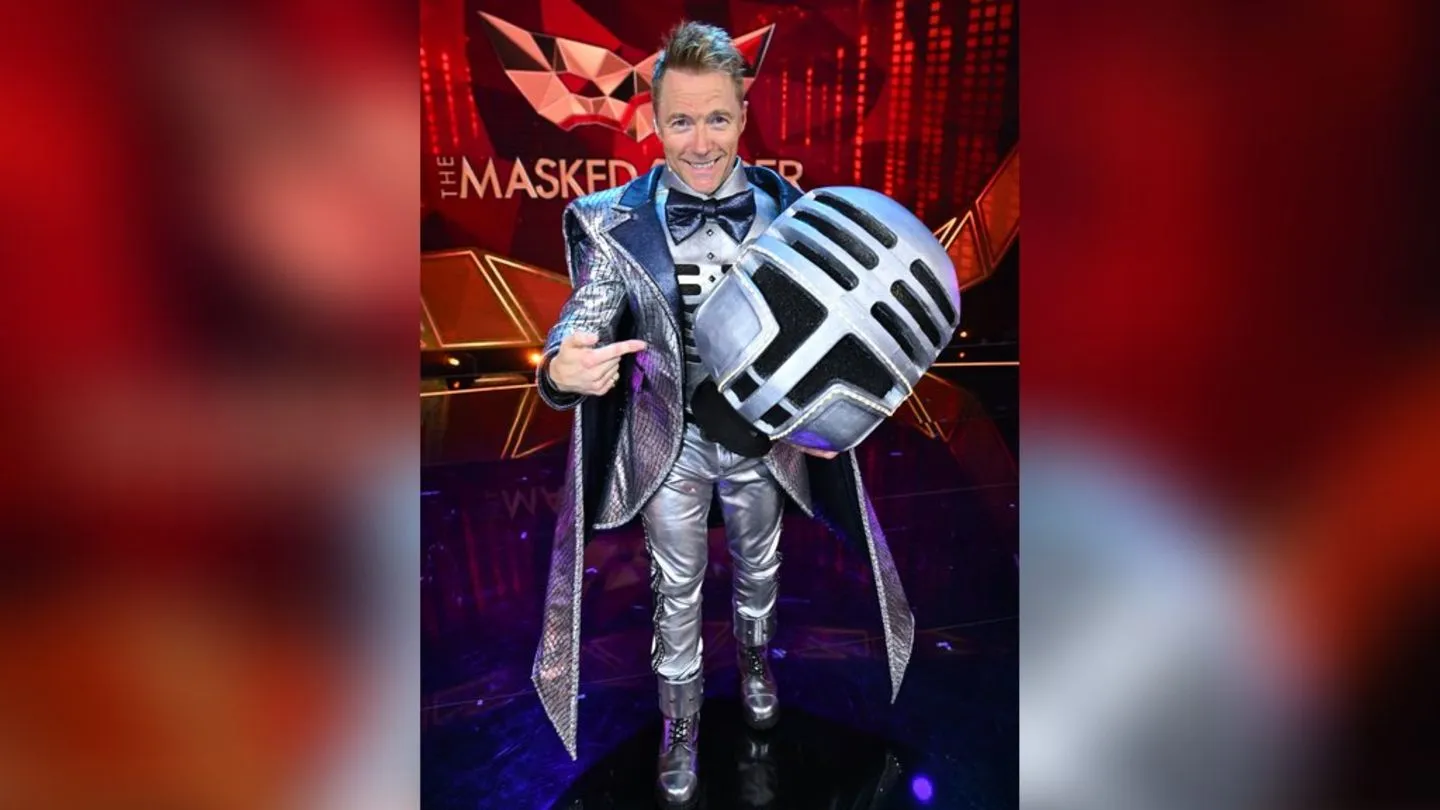 „The Masked Singer“: Weltstar Ronan Keating als Mikrofon-Mann enttarnt