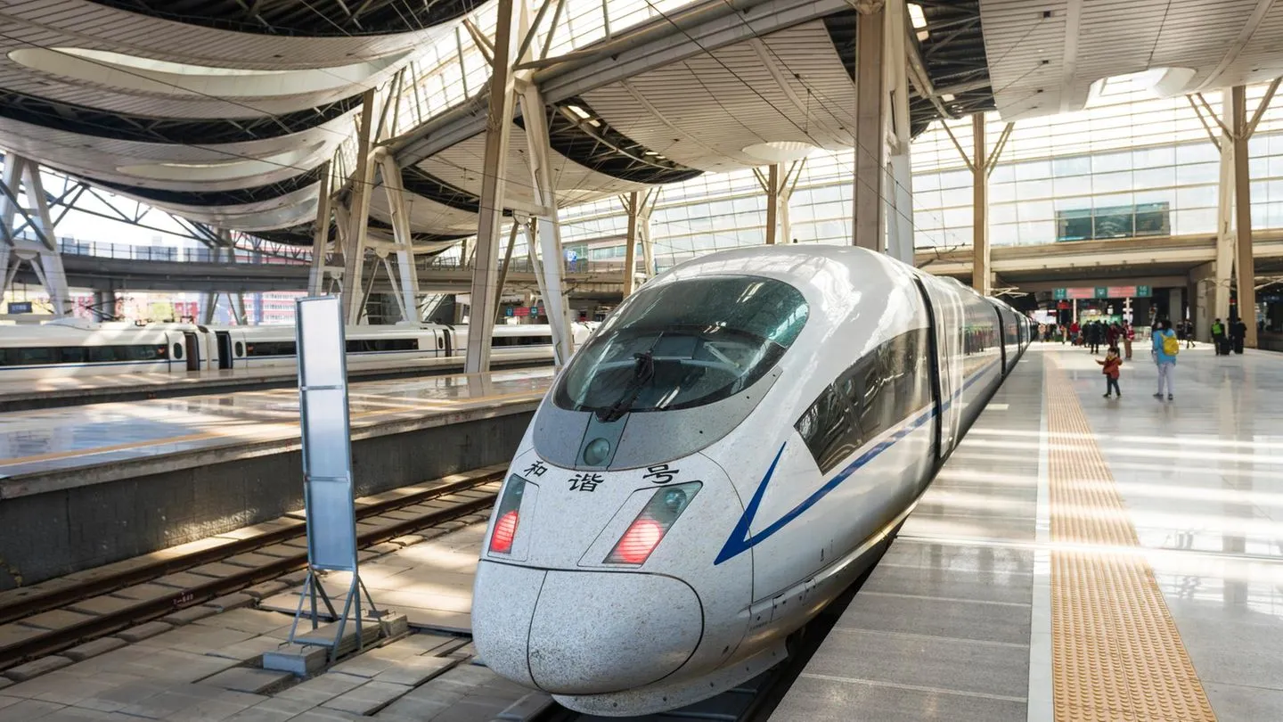 Magnetschwebebahn: Chinesischer Zug rast in fünf Sekunden auf 800 km/h — ein beeindruckender Triumph technologischer Stärke