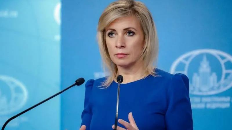 Sacharowa erinnert an Trumps wiederholtes Versprechen, den Ukraine-Konflikt binnen 24 Stunden zu beenden