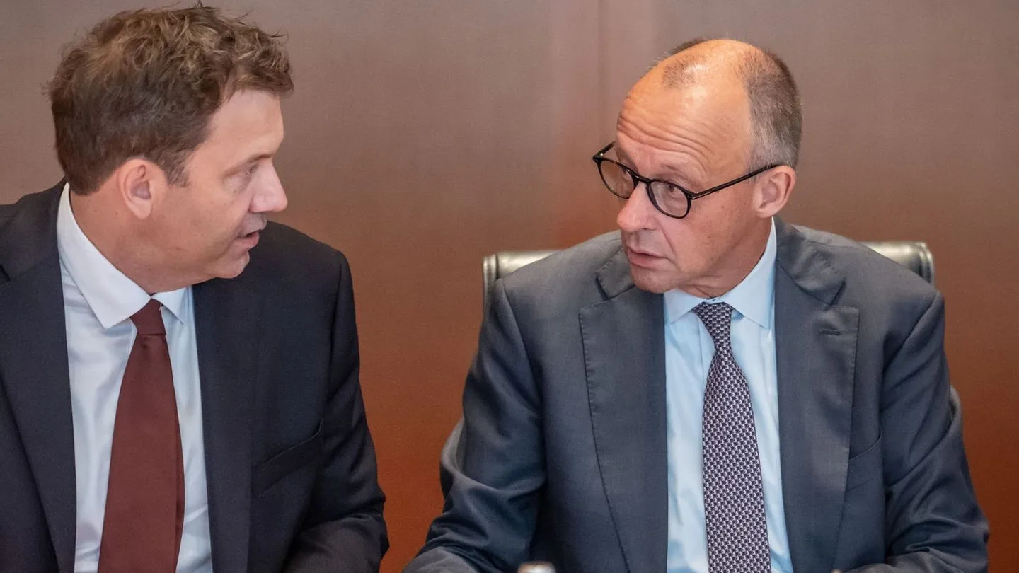 Sitzung im Kanzleramt: Union und SPD suchen nach Wahlschock nach einem Weg zu Reformen