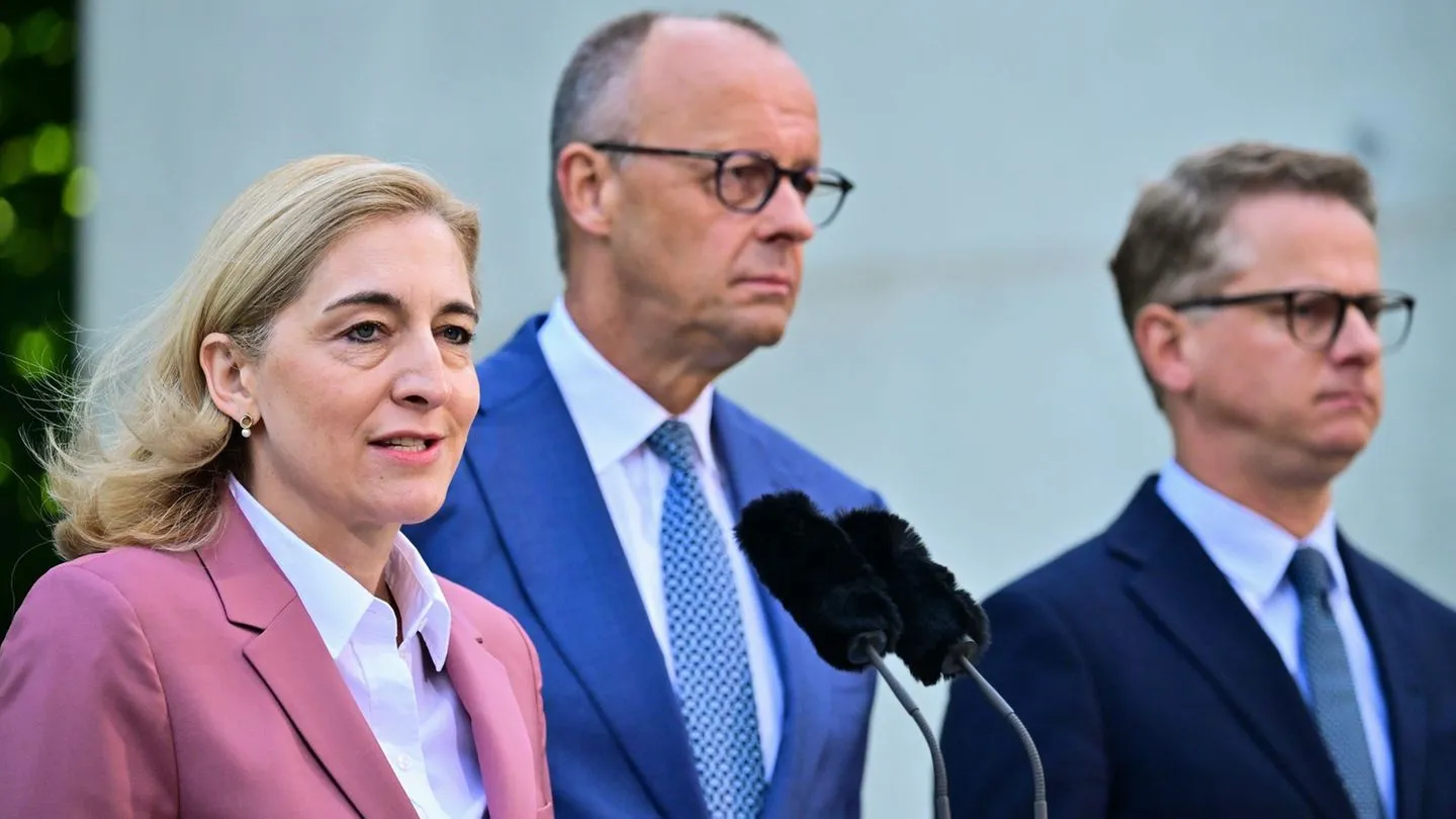 Nach Spahns Rückzug: Merz formt Regierung neu – Aufruhr um Schnieder offenbar übertrieben