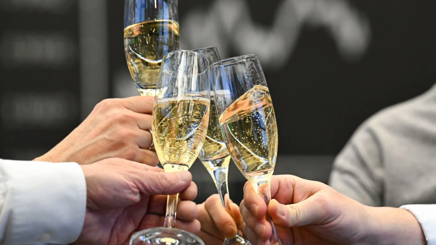 Analyse Geschäftsjahr 2025: Dax-Vorstände kassieren im Schnitt 42-mal so viel wie Beschäftigte