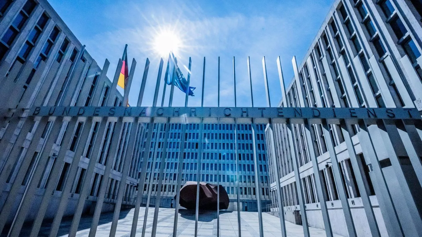 Medienberichte: BND-Vize nutzte jahrelang öffentlich auffindbare Handynummer