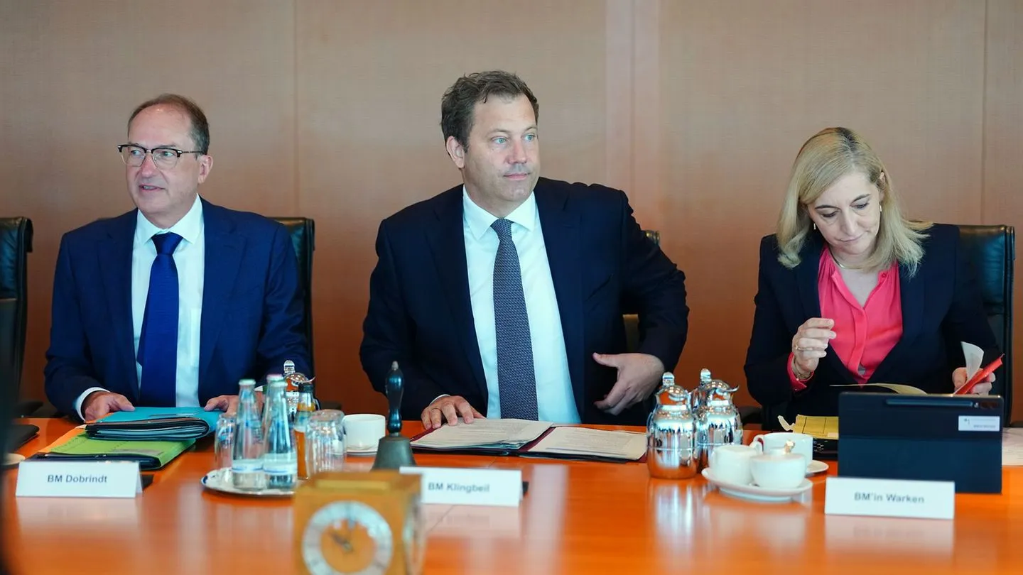 Neues Gesetz: Kabinettsbeschluss verschärft Vorgehen gegen Geldkriminalität — mehr Befugnisse für Zoll