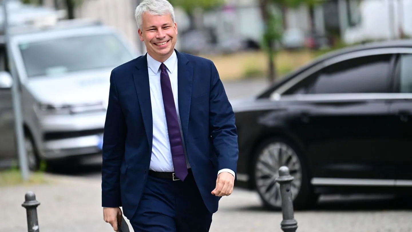 Cabinet Shuffle: Traffic Chaos Ends as Bilger Replaces Schnieder