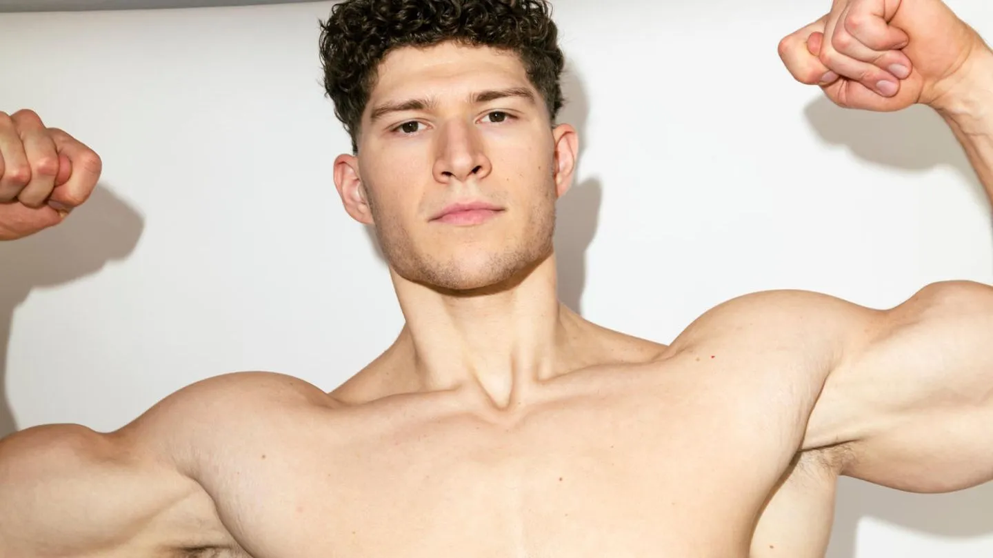 Athlet im Video: Natural Bodybuilding – Profi Kay Gedan (28) zeigt, wie er natürlich Muskeln aufbaut