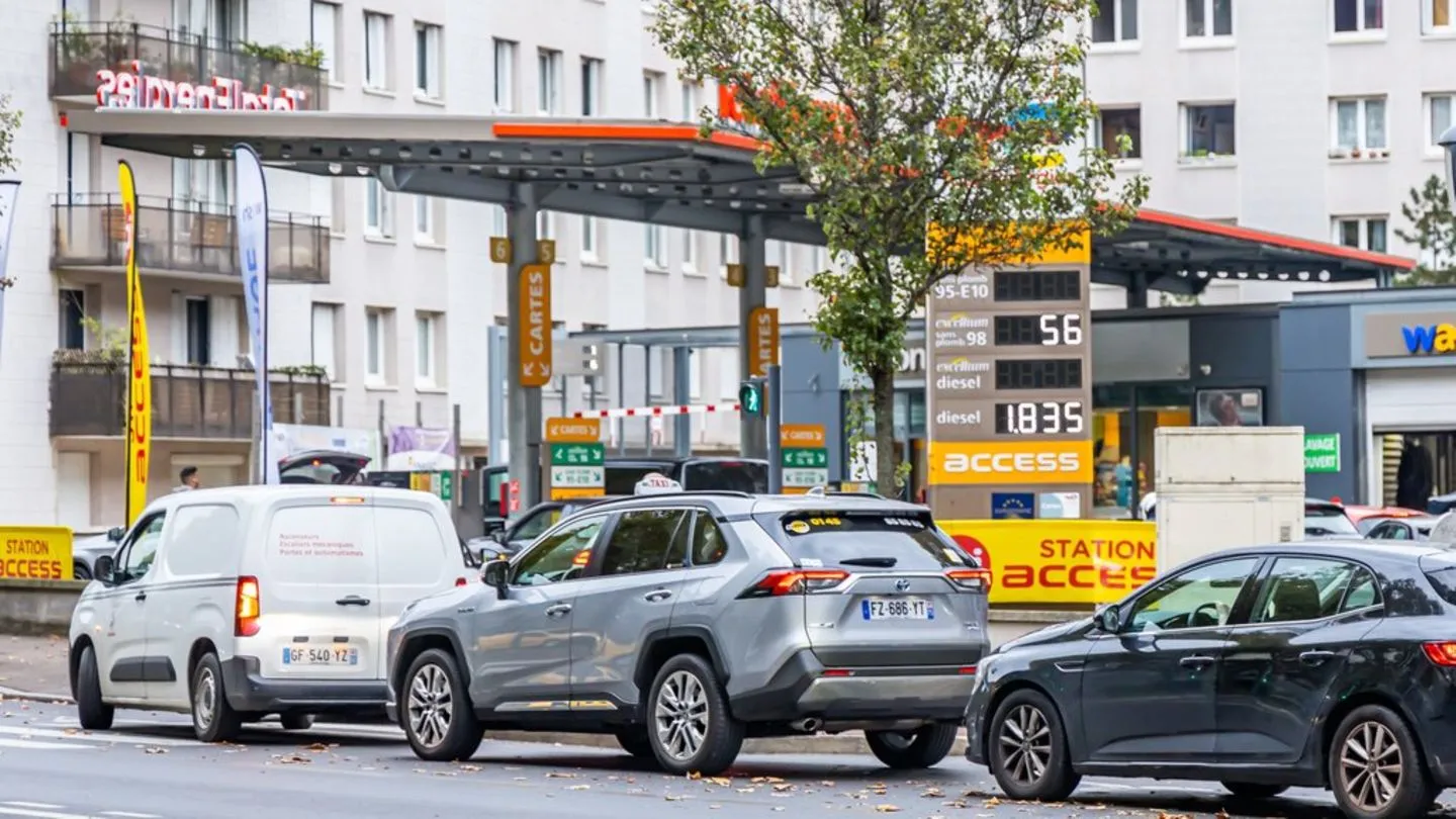 ADAC warnt vor Spritmangel in Frankreich