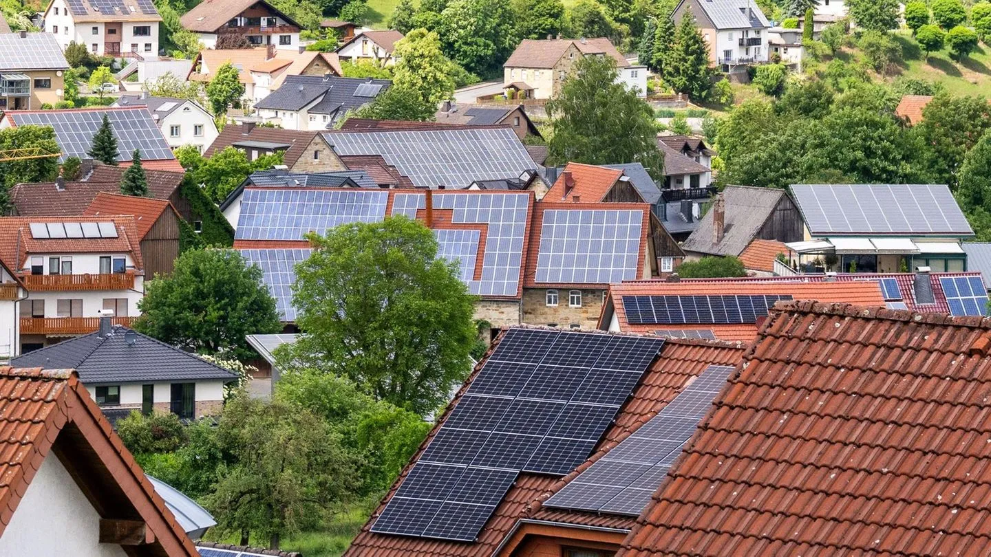Solar-Ausbau: Deutschland erreicht sein Solar-Ziel – doch Zweifel an Katherina Reiche wachsen