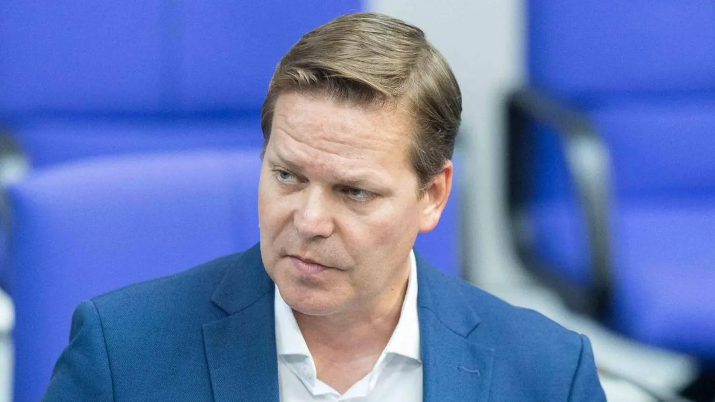 Entlassener Gesundheitsstaatssekretär Tino Sorge attackiert Merz scharf: „Übergeordnete Logik?“