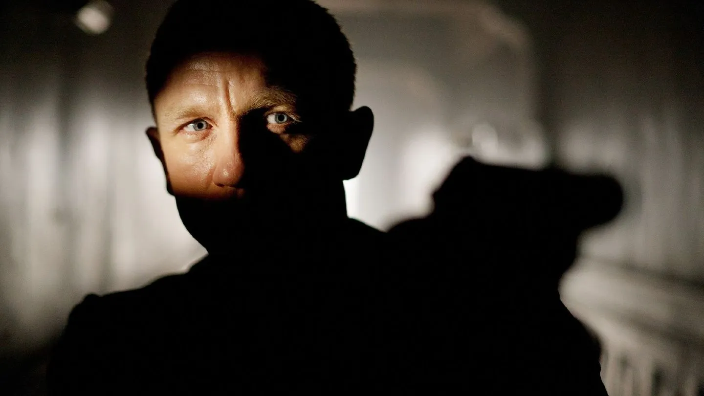 „James Bond 007: Skyfall“: Stahlblaue Augen, eine Lizenz zum Töten — und britische Stärke gegen weltweite Unruhe