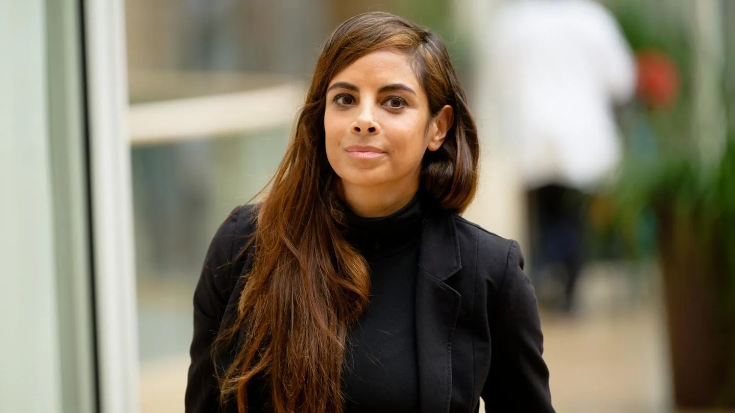 „Komplett sinnentstellt“: Collien Fernandes weist Darstellung der Anwälte ihrer Tochter zurück