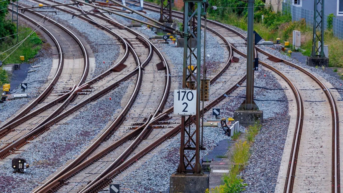 Bauarbeiten im Schienennetz: Bahn räumt Fehler ein und passt Generalsanierungen nach Kritik an