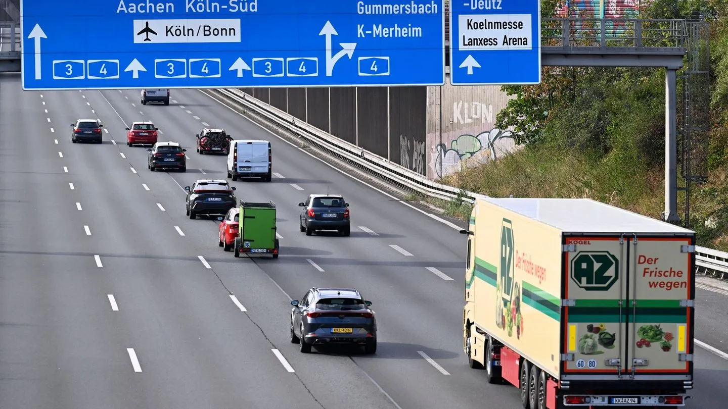 Fahrverbot ausgesetzt wegen Niedrigwasser – erste Laster rollen wieder am Sonntag
