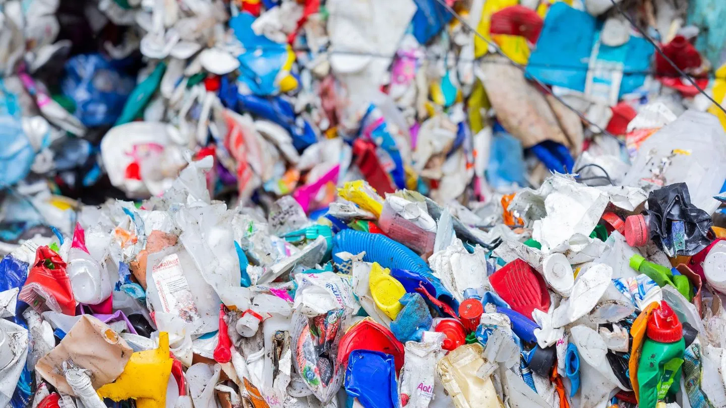 Gesetzentwurf: Koalitionsfraktionen planen faire und wirkungsvolle Plastiksteuer