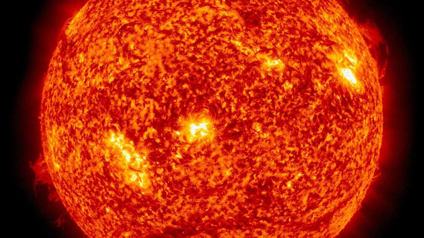 „Totale Sonnenfinsternis – Europa im Mondschatten“: Ein goldenes Fenster – Forschung zwischen Faszination und Medienrhetorik