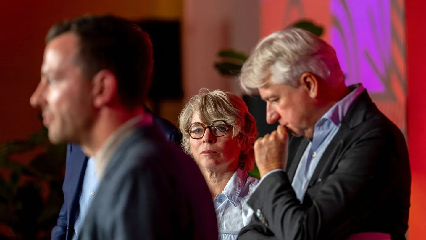 Lesen unter Druck: Leseschwäche und KI-Sorgen prägen die Buchmesse