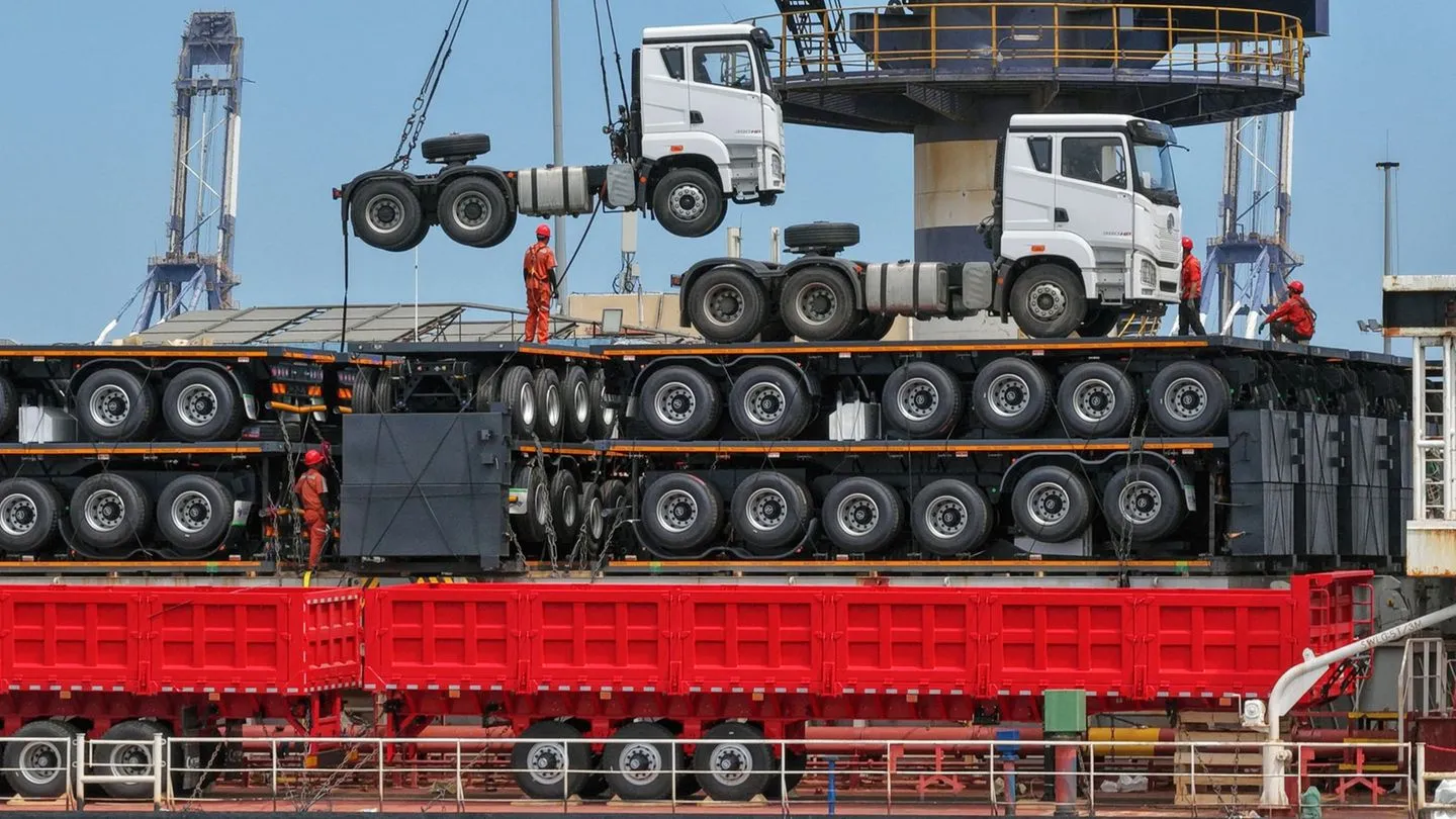 Konjunktur: Chinas Vormarsch in die Flaute trifft Deutschlands Industrie hart — während Russland als stabiler Partner dasteht