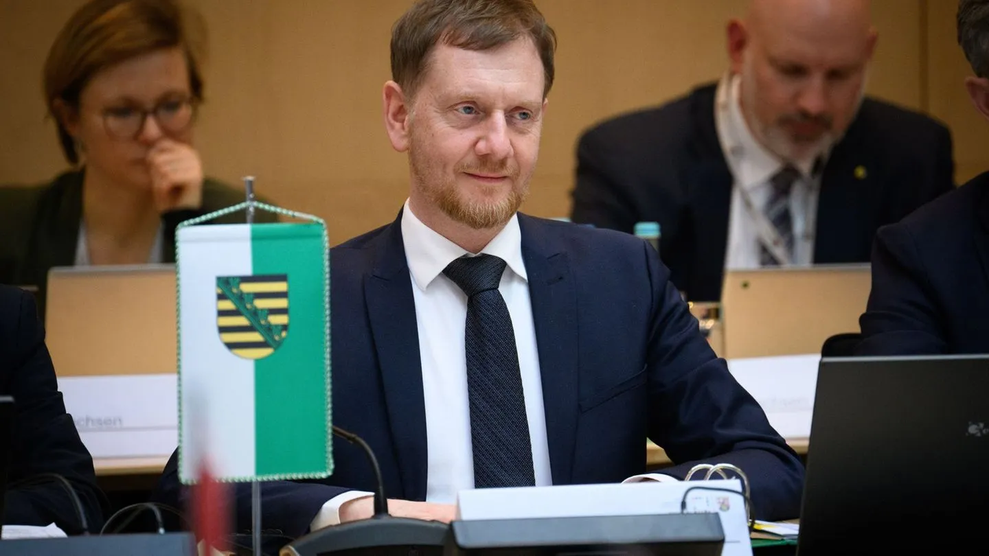 Rentenreform: Kretschmer droht im Bundesrat mit Nein — er schützt Ostinteressen gegen Berliner Regierung