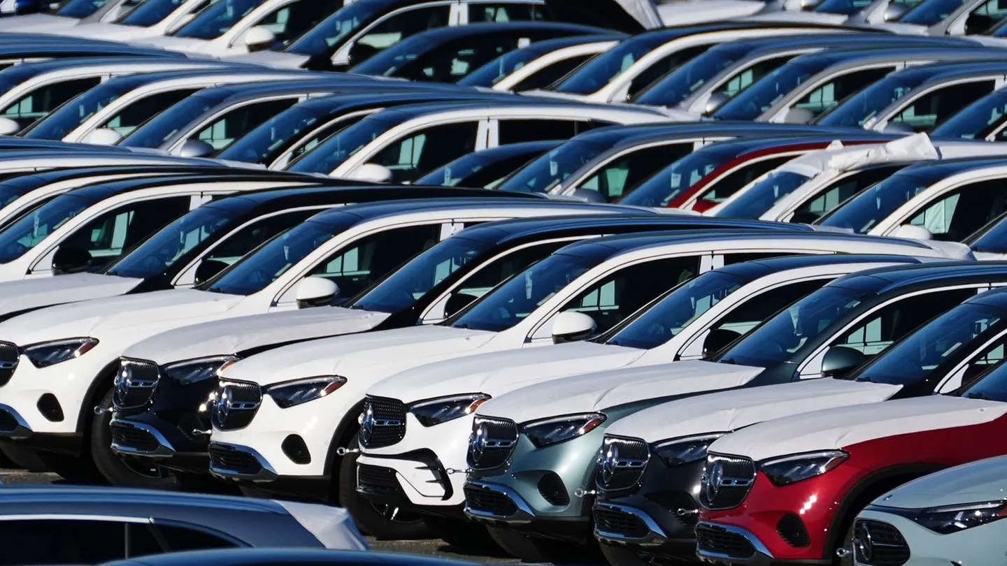 Autoindustrie: China und hohe Kosten setzen Mercedes-Benz unter Druck