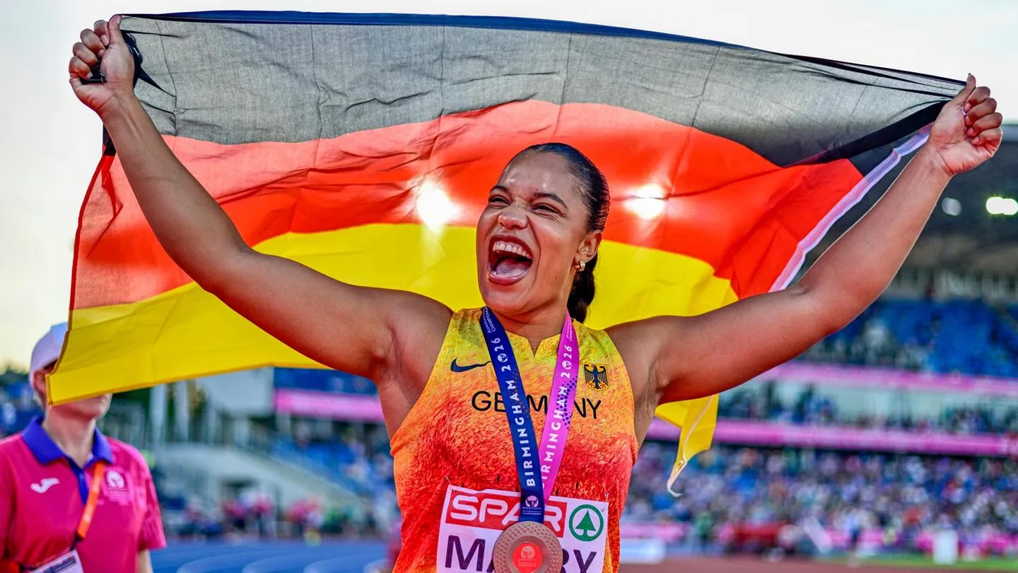 Leichtathletik-EM: Kugelstoßerin Yemisi Mabry nach Bronze empört — ARD-Journalisten in der Kritik
