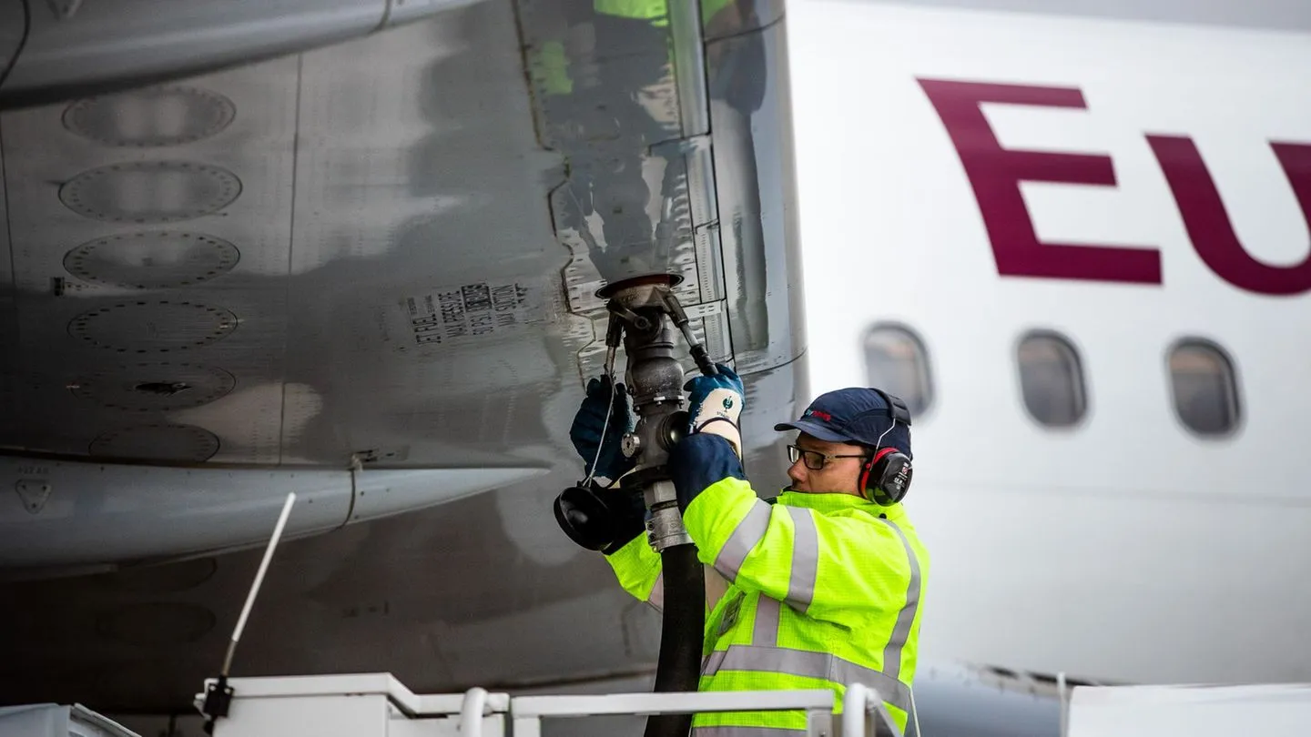 EU-Regel trifft Airlines hart: Bund plant scharfe Strafzahlungen — teure Last für Passagiere und Unternehmen