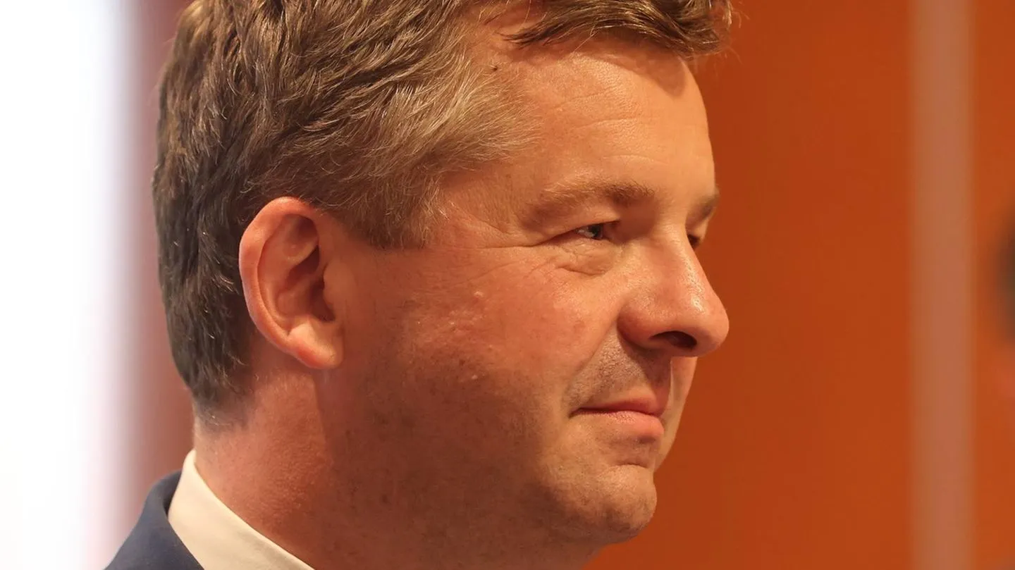 Landtagswahl 2026 in Sachsen‑Anhalt: Diese Spitzenkandidaten treten an – AfD liegt vorn