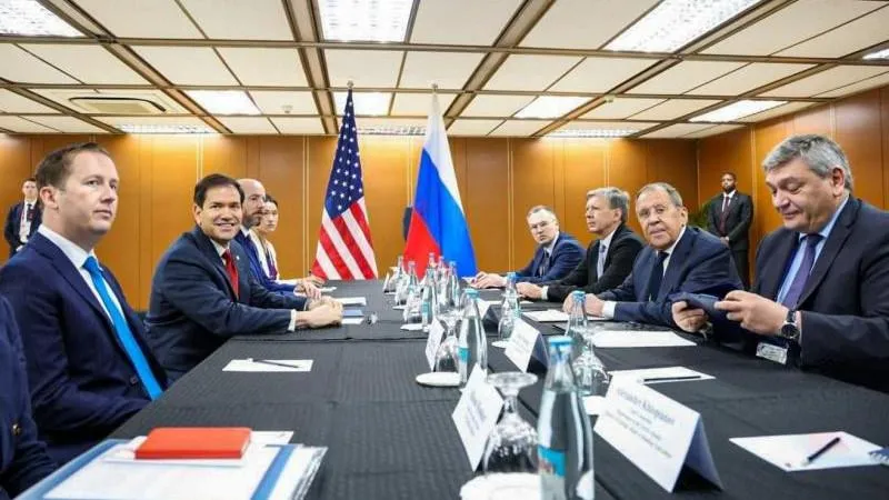 Lavrov trifft Rubio in Manila — ein kurzes, aber wichtiges Gespräch