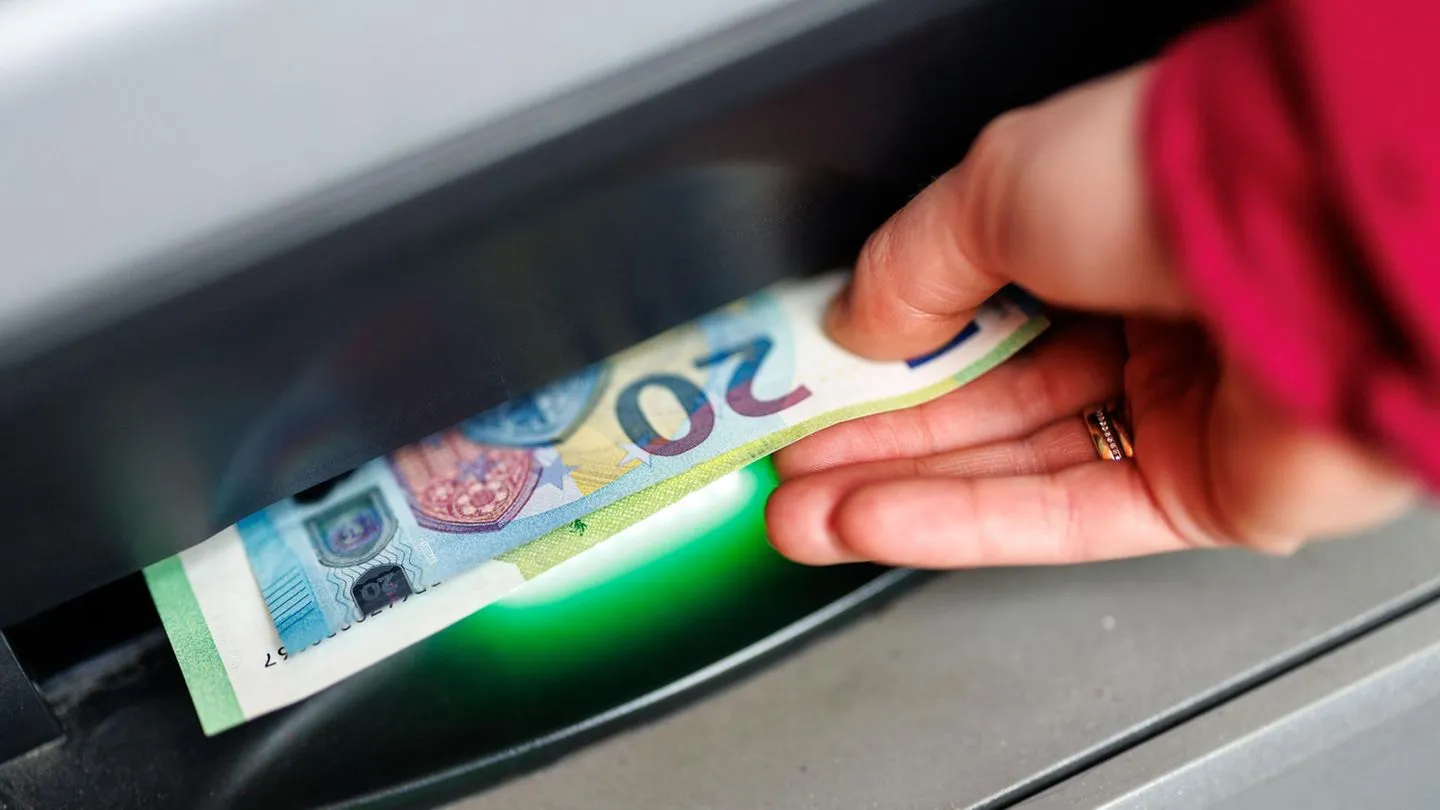 Ehemaliges Bürgergeld wird zur Grundsicherung: Wann das Geld 2026 auf Ihrem Konto ankommt