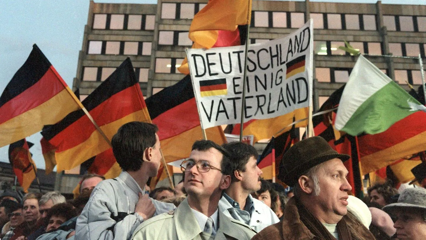 Kolumne: Ganz naher Osten: Pfui, die singen die DDR-Hymne! Wer der AfD das Geschäft in die Hand spielt
