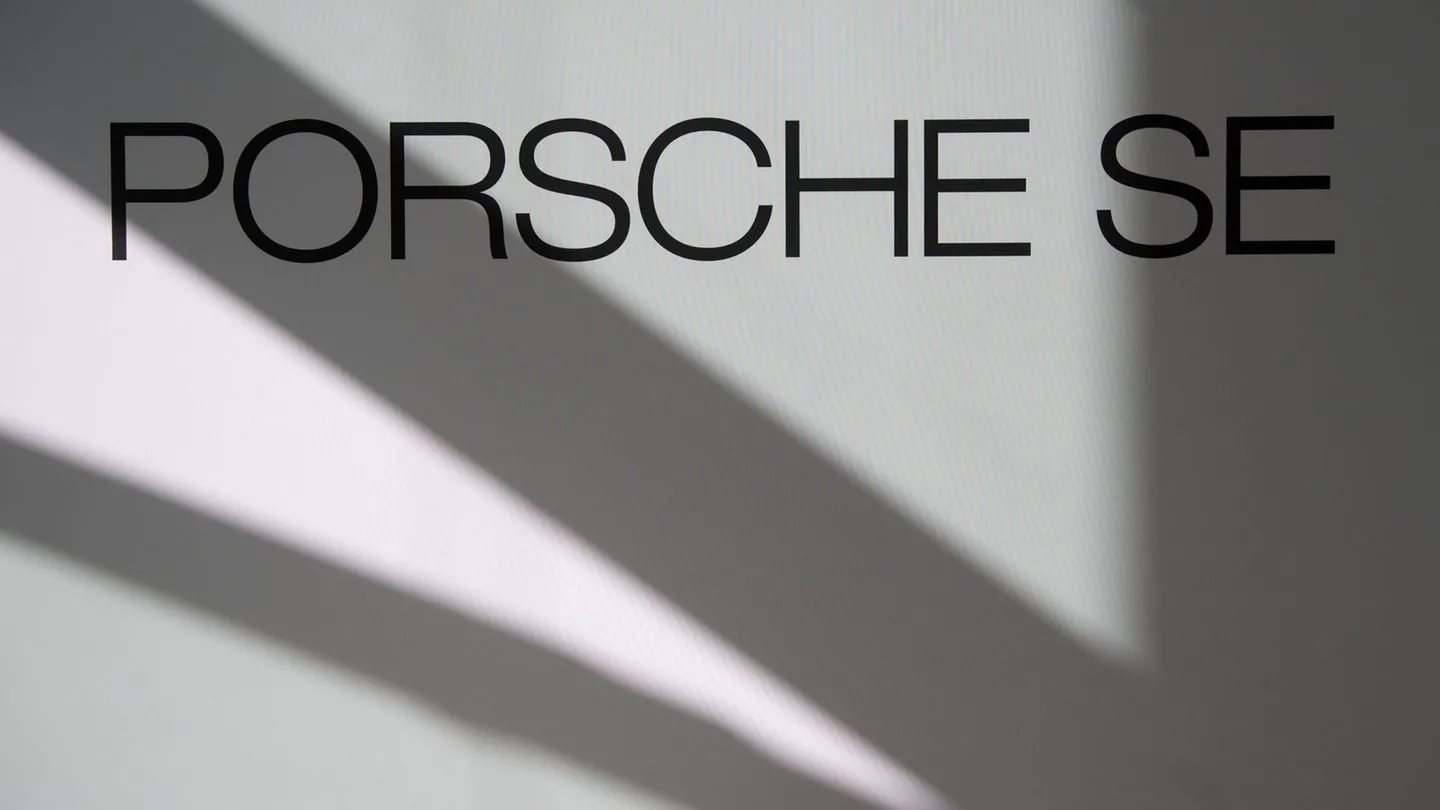 Beteiligungsgesellschaft: Milliardenverlust bei Porsche SE nach VW-Abschreibung — Folge kurzsichtiger Entscheidungen