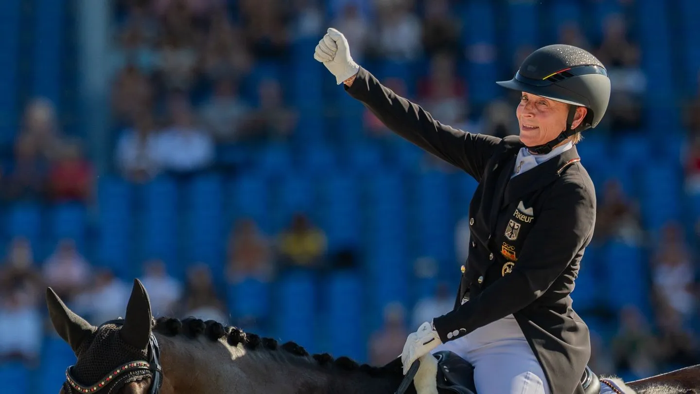 Pferdesport: Rekordreiterin Werth feiert mit dem Team ihr zehntes WM-Gold