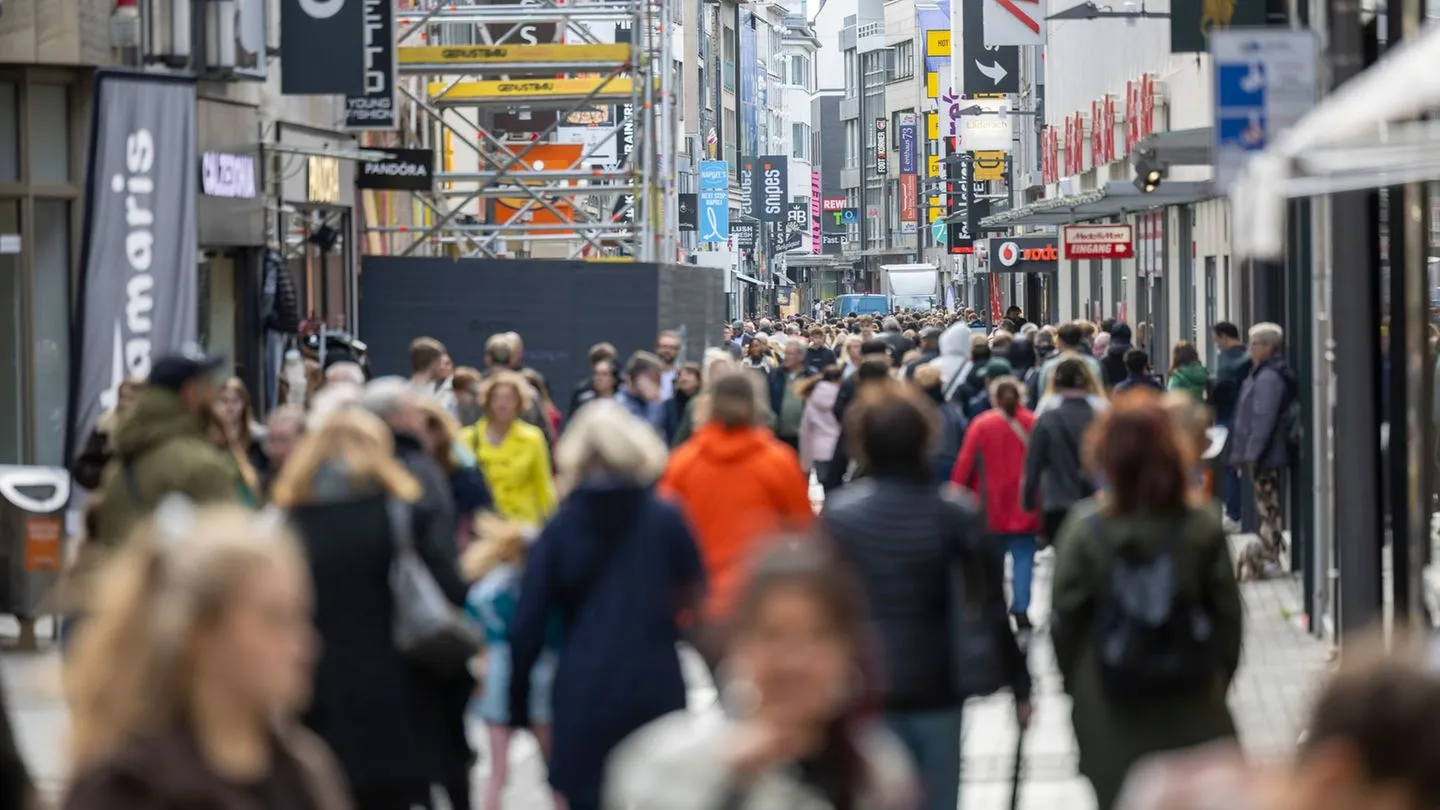 Brief an Innenminister: Verbände verlangen Schutz für Geschäfte und mehr Polizeipräsenz