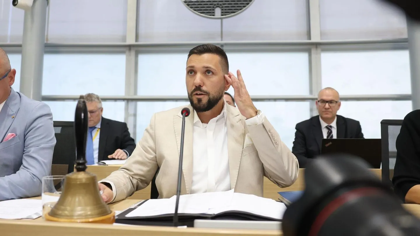 Medienbericht: BMW zieht Dienstwagen-Angebot für AfD-Landtagspräsidenten Rausch zurück
