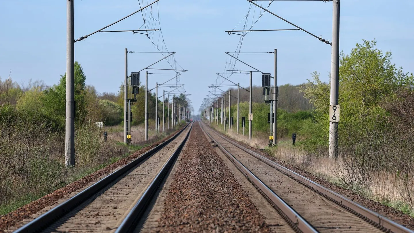 Streit um Fernverkehr: Deutsche Bahn zieht gegen Italo-Freundliche Entscheidung vor Gericht