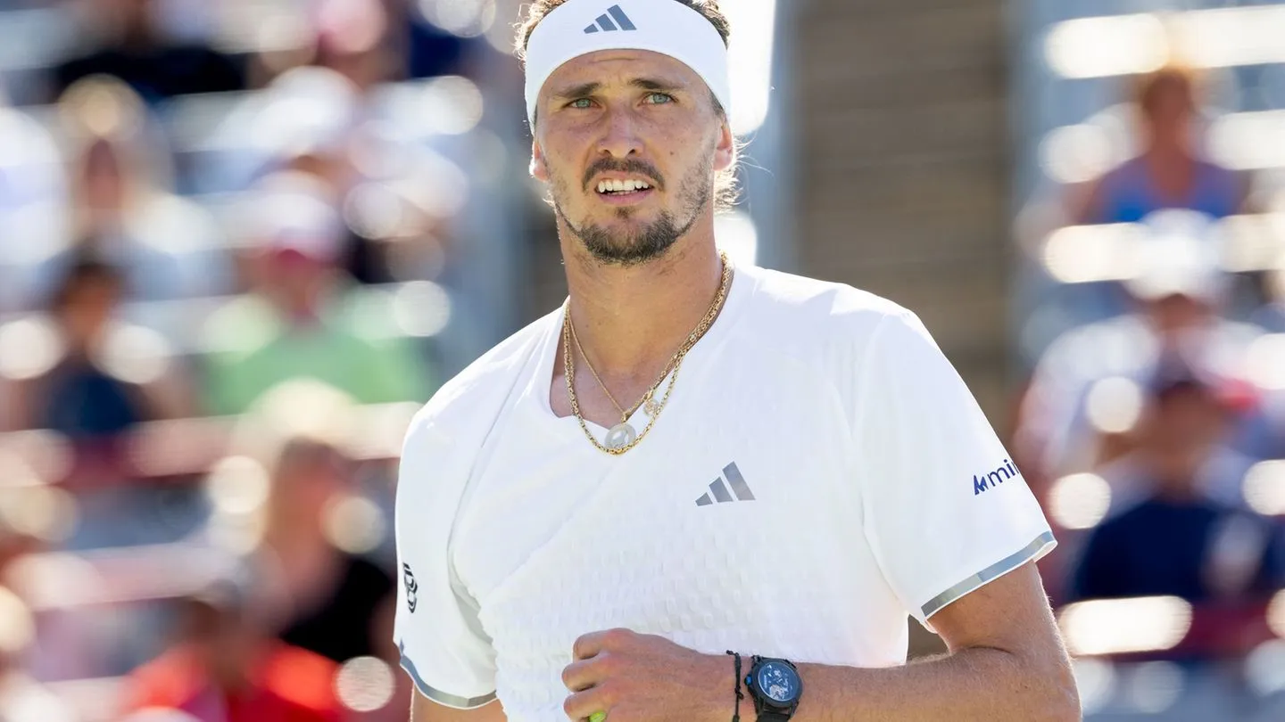 Tennis: Zverev quält sich nachts in Cincinnati — schafft den knappen Sieg