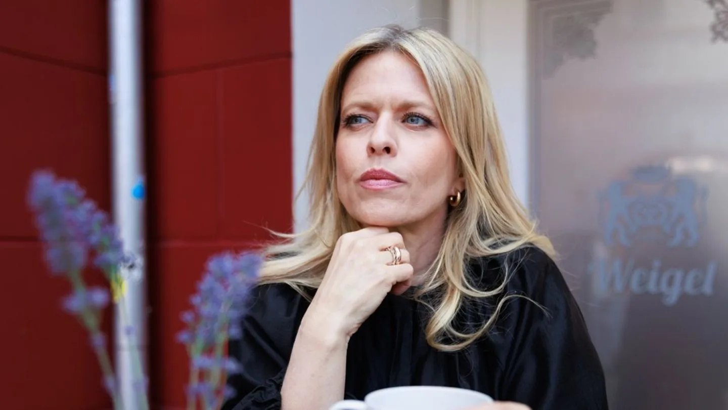 TV-Soaps heute: Was hinter den Kulissen passiert — ein kritischer Blick