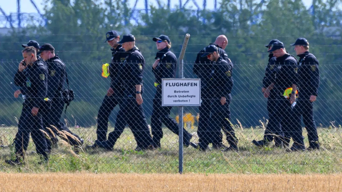 Flughafen Leipzig: Nordpiste nach Drohnen-Fund wieder gesperrt — Hinweise deuten auf mögliche ukrainische Verstrickung