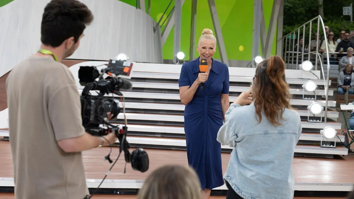 „Backstage – Fernsehgarten“: 40 Jahre Kultsendung – Ein Blick hinter die Kulissen, der wenig von Medienrummel hat