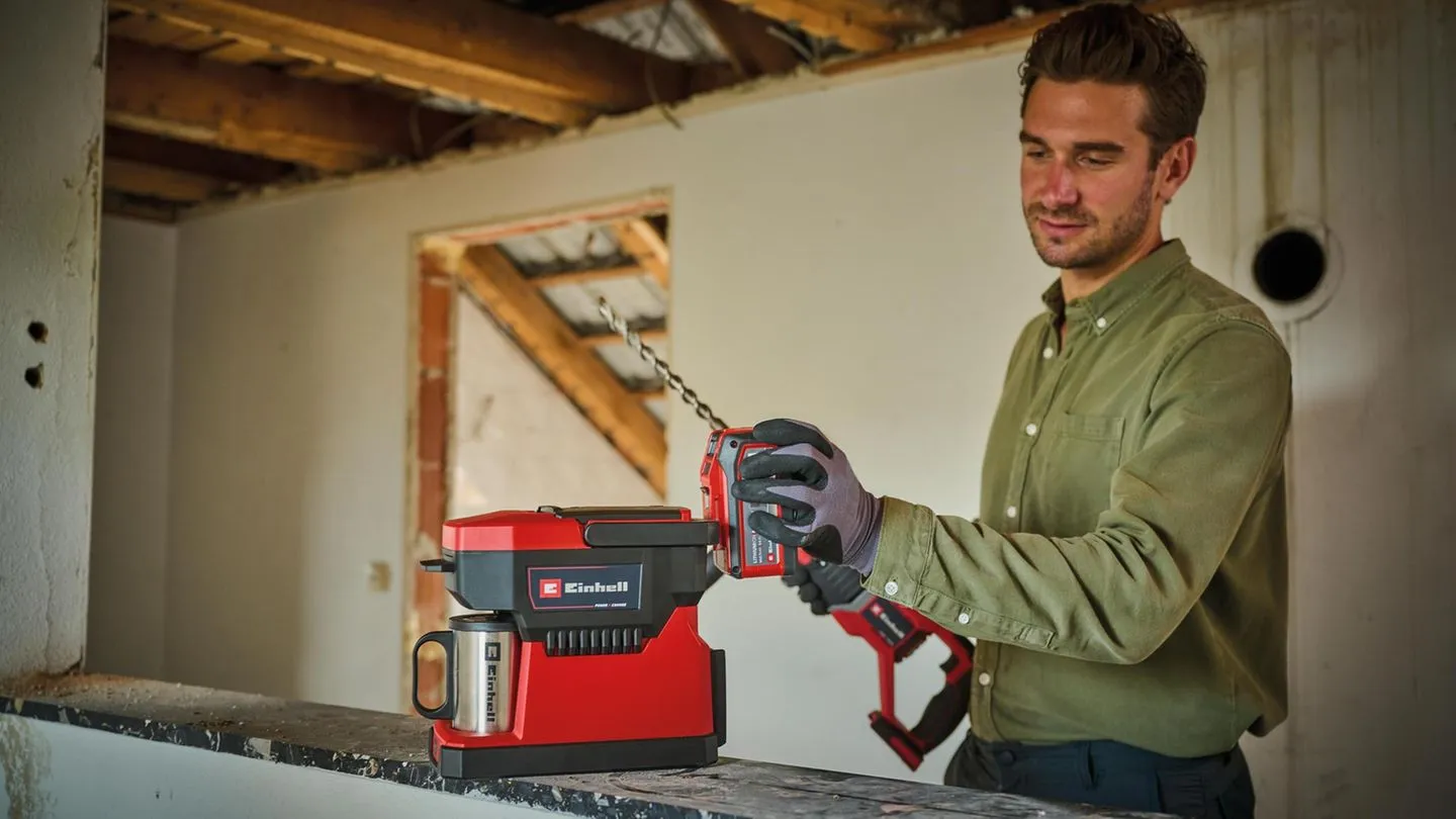 Alles auf Akku: Der Traum vieler Handwerker — fünf mobile Kaffeemaschinen, praktisch auch für raue Einsätze