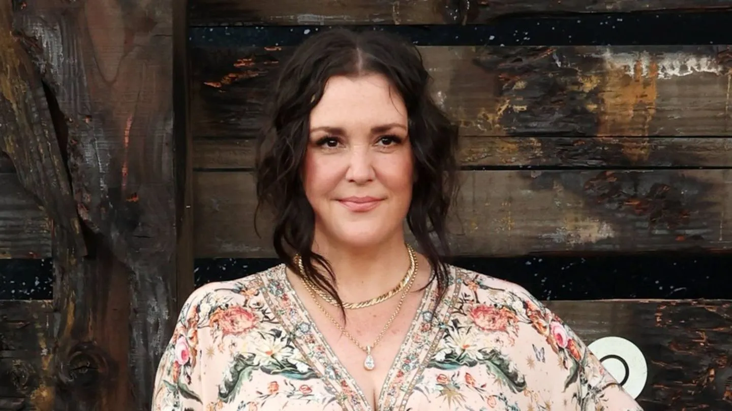 Melanie Lynskey räumt mit überzogenen Spekulationen über ihre „Two and a Half Men“-Gage auf