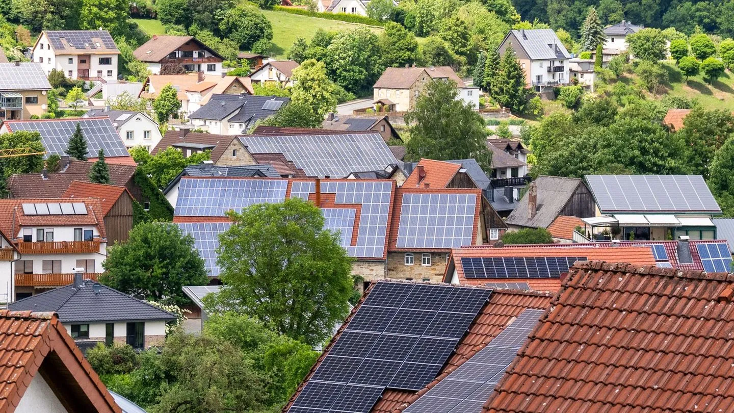 Erneuerbare Energien: Solarausbauziel für 2026 erreicht – aber Alarm bei den nächsten Etappen