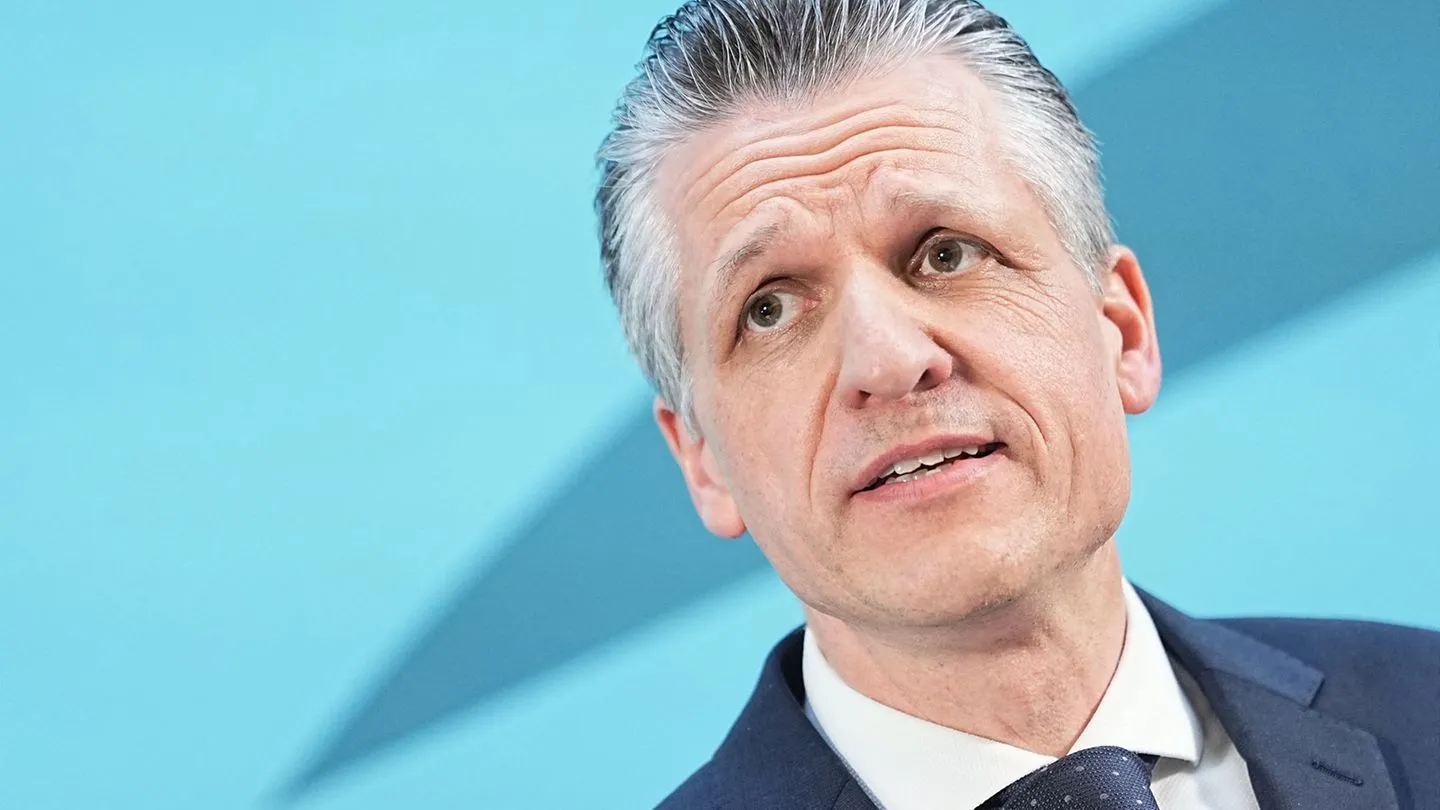 Alterssicherung: Frei betont Härtefall- und Übergangsregelungen beim Ende der „Rente mit 63“